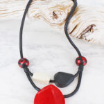 UJ6423 CHUNKY RESIN STATEMENT NECKLACE