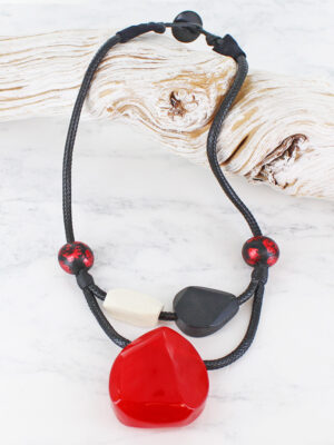UJ6423 CHUNKY RESIN STATEMENT NECKLACE