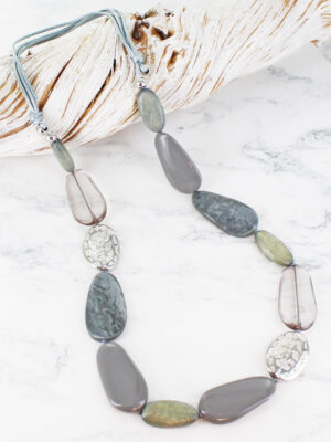UJ6428 LONG GREY RESIN PEBBLE NECKLACE